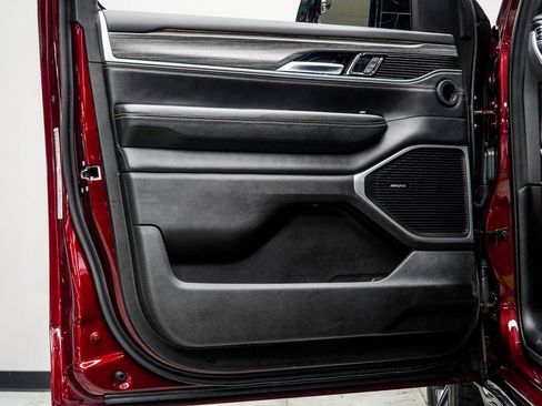 Used 2024 Jeep Wagoneer L Series II w/ Flexible Seating Group image 30