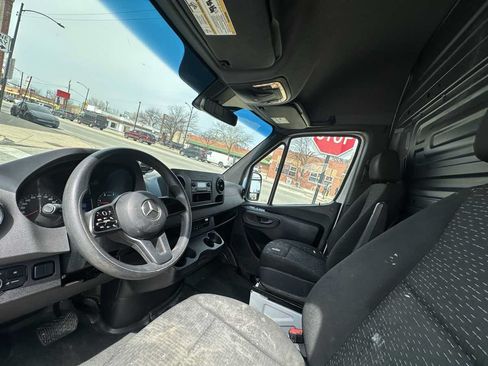 Used 2021 Mercedes-Benz Sprinter 2500 w/ Driver Convenience Package image 20