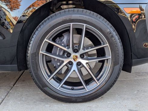 Used 2025 Porsche Macan image 29