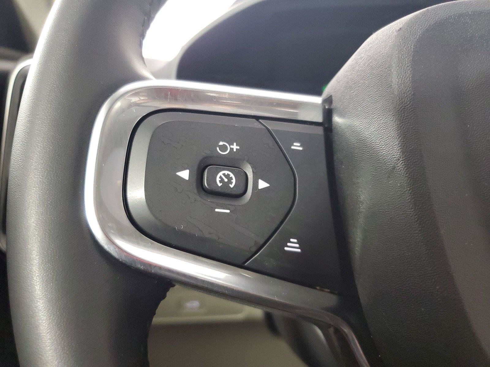 Used 2024 Volvo XC40 B5 Plus w/ Protection Package Premier AWD/4WD image 25