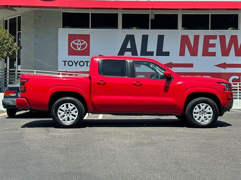 Used 2023 Nissan Frontier SV AWD/4WD image 6