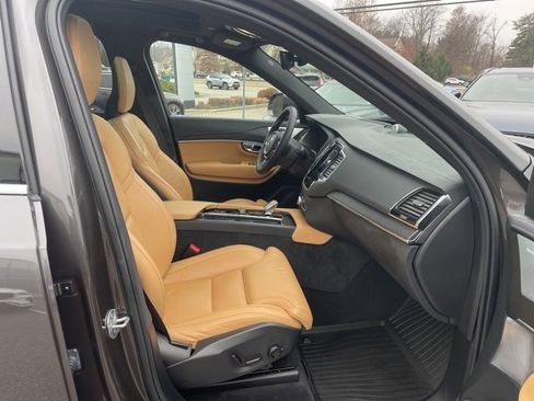 Certified 2024 Volvo XC90 B6 Ultimate w/ Protection Package Premier image 14