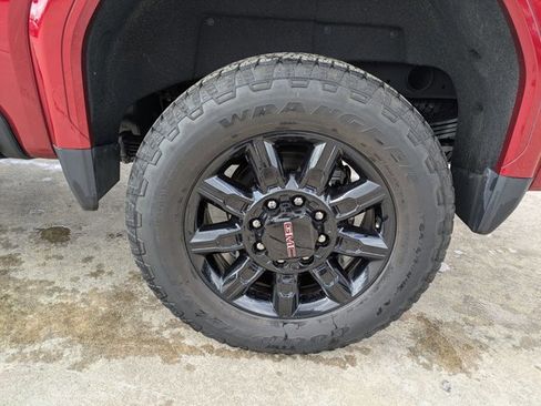 Used 2024 GMC Sierra 2500 AT4 w/ AT4 Premium Plus Package image 7