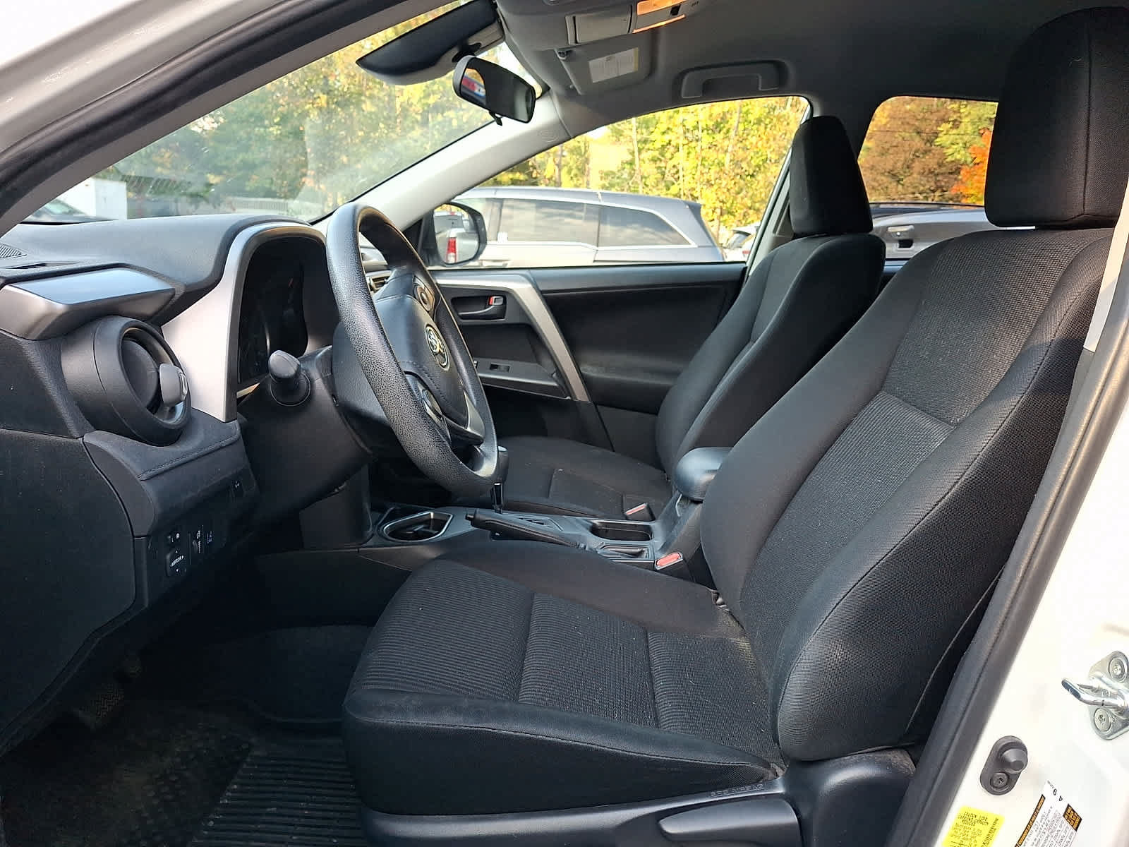 Used 2018 Toyota RAV4 LE w/ All Weather Liner Package AWD/4WD image 10