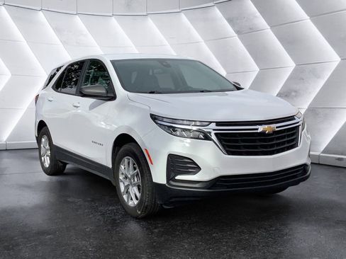Used 2024 Chevrolet Equinox LS w/ LS Convenience Package FWD image 1