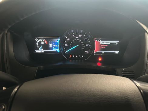 Used 2018 Ford Explorer XLT w/ Equipment Group 202A FWD image 20