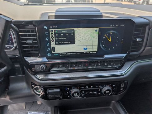 Used 2024 Chevrolet Silverado 2500 ZR2 w/ Technology Package AWD/4WD image 19