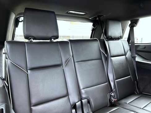 Used 2021 Cadillac Escalade Premium Luxury w/ Performance Package AWD/4WD image 21
