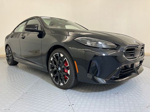 Used 2026 BMW M235i xDrive w/ Technology Package image 7