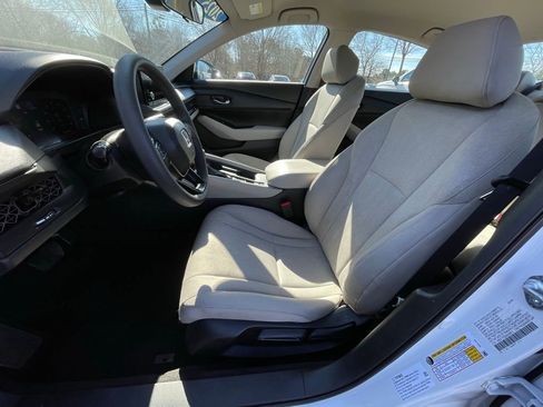 Certified 2025 Honda Accord LX image 26