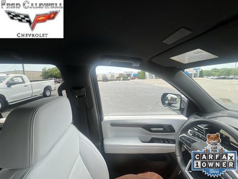 Used 2025 Chevrolet Tahoe Premier AWD/4WD image 15
