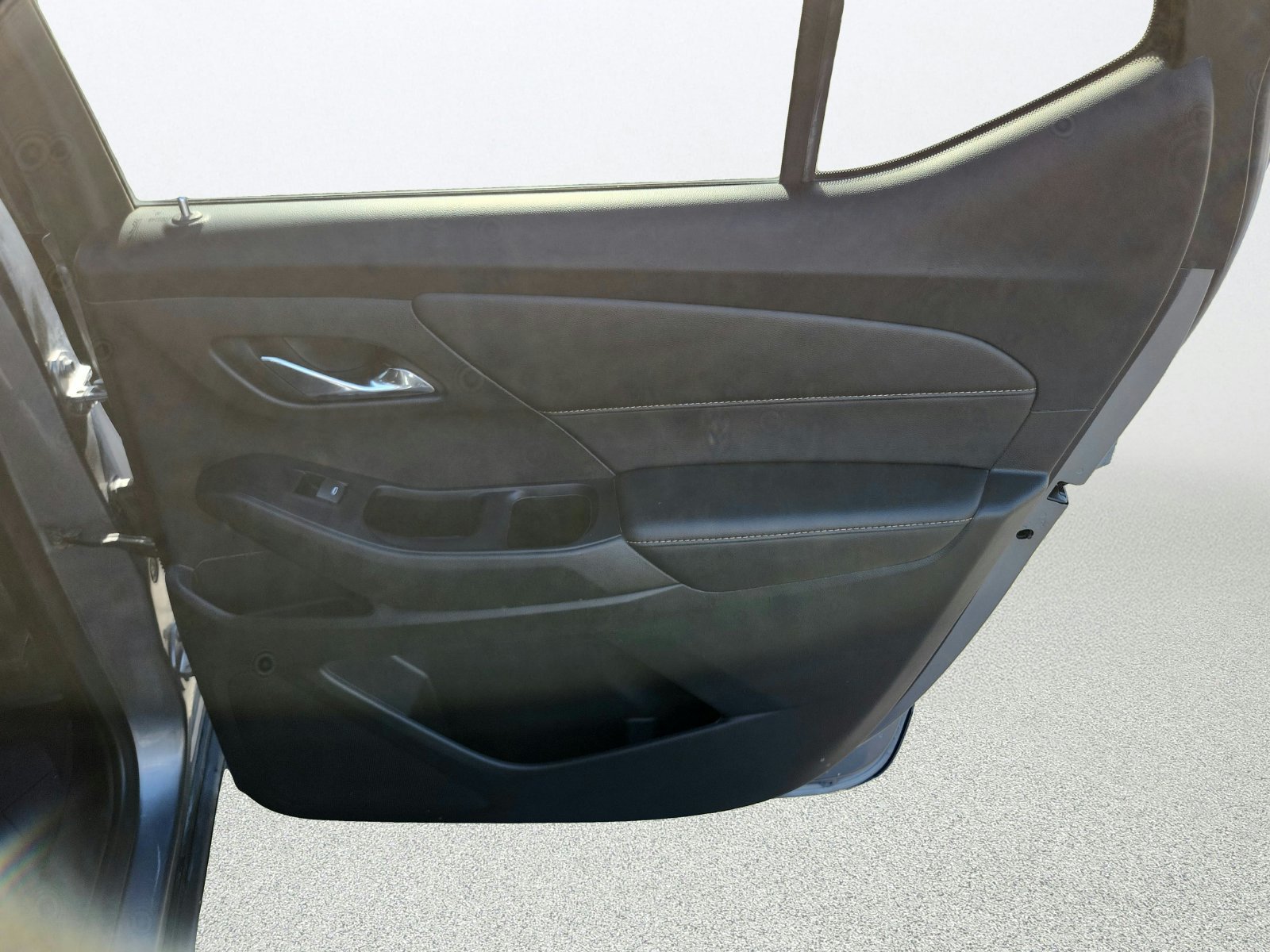 Used 2020 Chevrolet Traverse RS w/ LPO, Floor Liner Package AWD/4WD image 31
