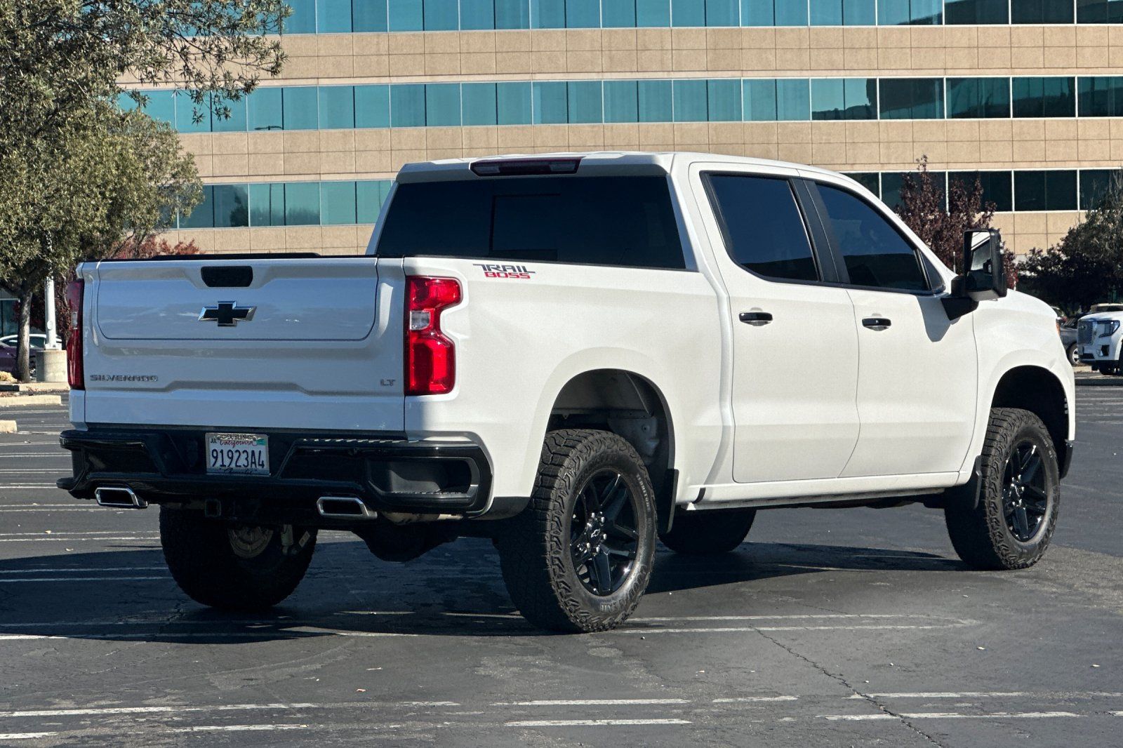 Used 2024 Chevrolet Silverado 1500 LT Trail Boss w/ Convenience Package II AWD/4WD image 4