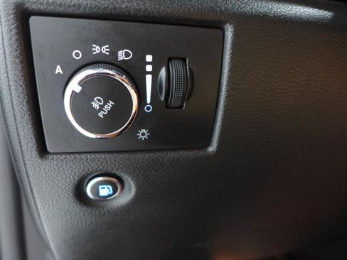 Used 2021 Jeep Grand Cherokee Overland AWD/4WD image 21