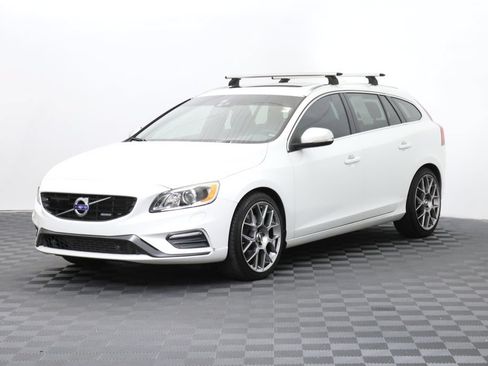 Used 2015 Volvo V60 T6 R-Design Platinum w/ Climate Package AWD/4WD image 5