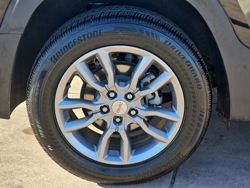 Used 2022 GMC Terrain SLT image 38