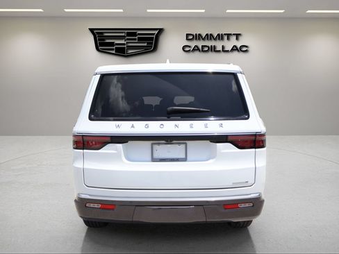 Used 2022 Jeep Wagoneer Series II RWD image 6