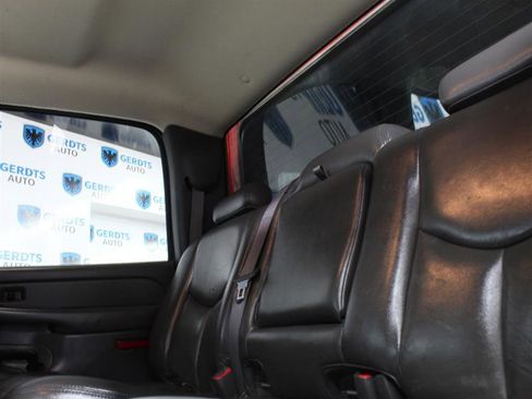 Used 2007 Chevrolet Silverado 2500 LT w/ Heavy-Duty Power Package image 16