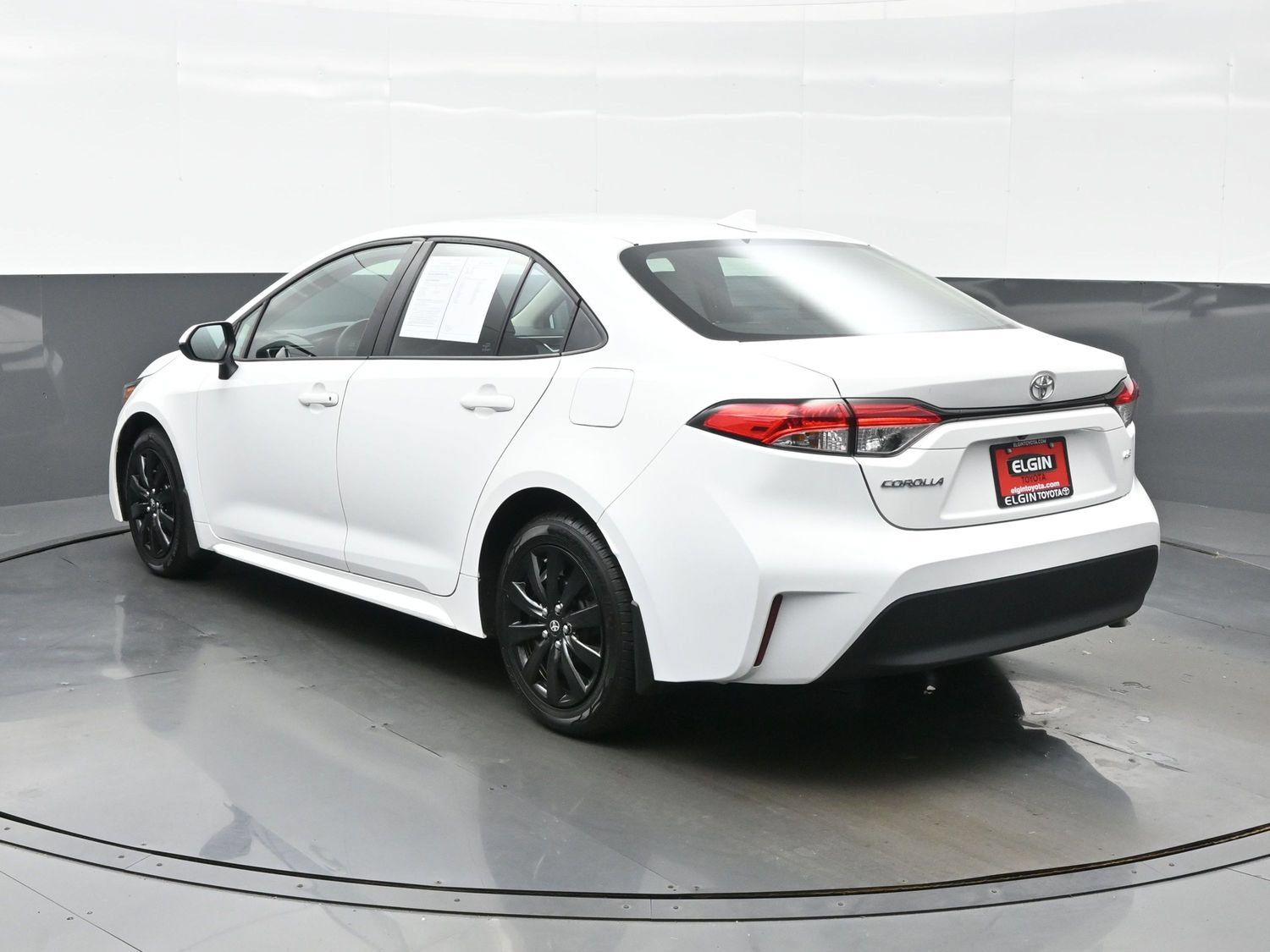 Used 2023 Toyota Corolla LE FWD image 4