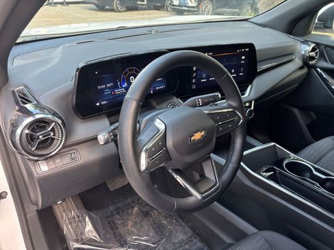 Used 2025 Chevrolet Equinox LT FWD image 34