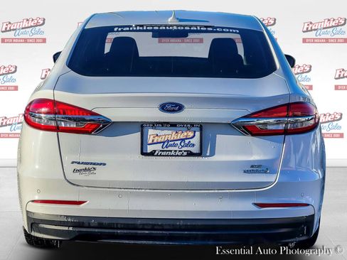 Used 2019 Ford Fusion SE image 5