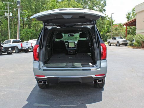 Used 2025 GMC Yukon Denali AWD/4WD image 15