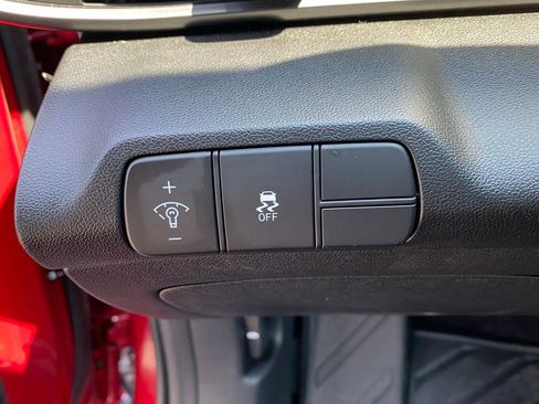 Used 2025 Hyundai Elantra Sport FWD image 9