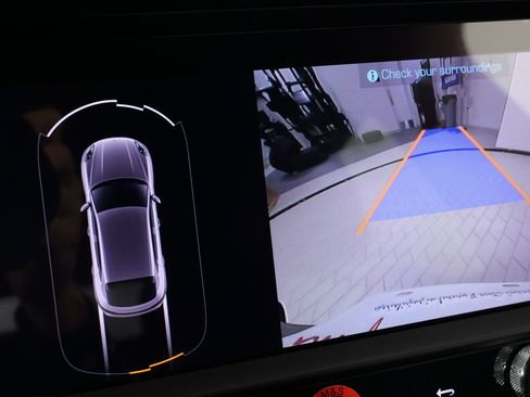 Used 2025 Porsche Macan image 60