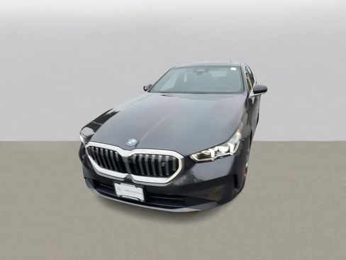 Used 2026 BMW i5 eDrive40 w/ Premium Package AWD/4WD image 3