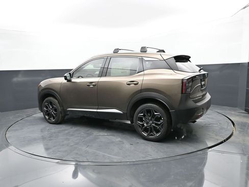 New 2026 Nissan Kicks SR w/ Cold Weather Package AWD/4WD image 7
