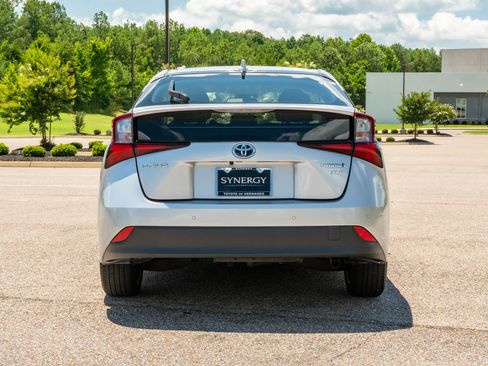 Used 2021 Toyota Prius XLE FWD image 7