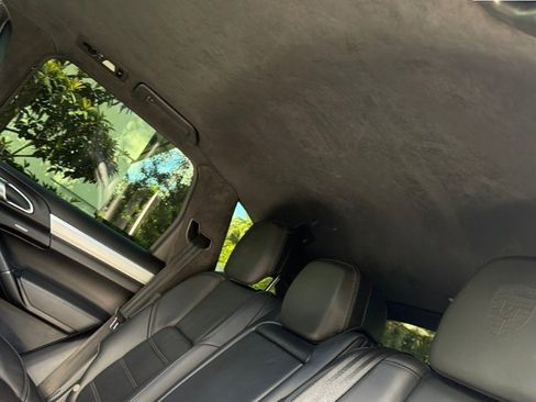 Used 2017 Porsche Cayenne Turbo w/ Sport Chrono Package image 9