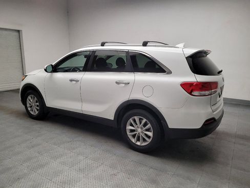 Used 2018 Kia Sorento FWD image 3