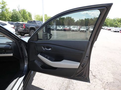 Used 2025 Honda Accord SE image 14