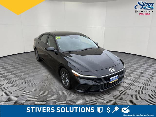 Used 2024 Hyundai Elantra SEL FWD image 3
