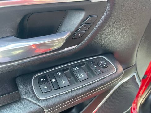 Used 2022 RAM 1500 Laramie AWD/4WD image 12