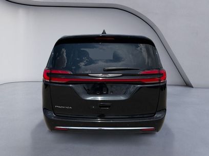 Used 2024 Chrysler Pacifica Touring-L