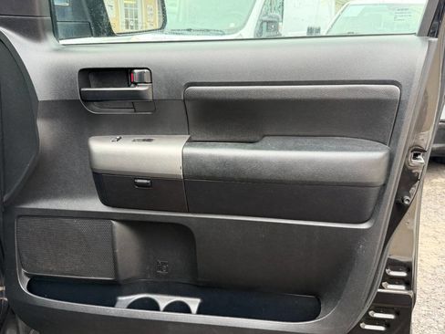 Used 2010 Toyota Tundra 4x4 Double Cab image 13