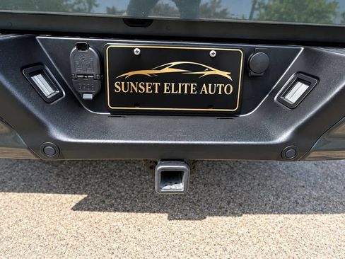 Used 2018 Ford F150 Lariat w/ Equipment Group 502A Luxury RWD image 17
