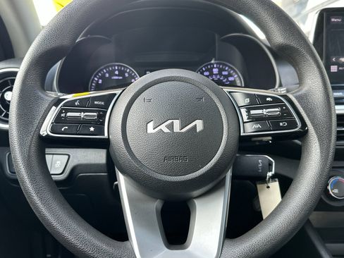 Used 2023 Kia Forte LXS image 21