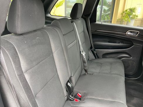 Used 2017 Jeep Grand Cherokee Laredo w/ Quick Order Package 23E AWD/4WD image 19