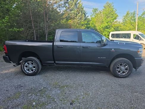 Used 2024 RAM 2500 Laramie AWD/4WD image 2