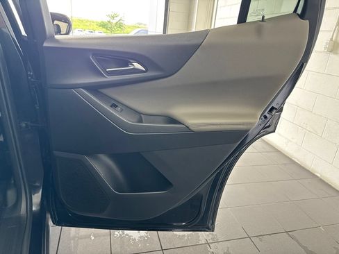 Used 2025 Chevrolet Equinox LT w/ Convenience Package II FWD image 50
