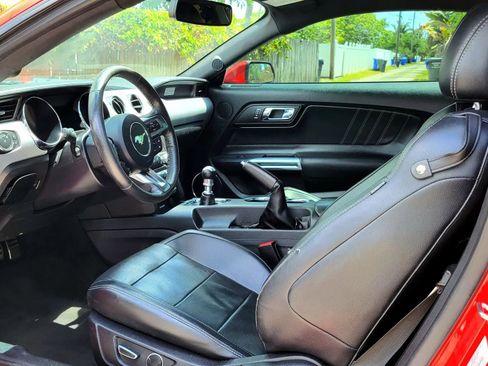 Used 2017 Ford Mustang GT Premium RWD image 5