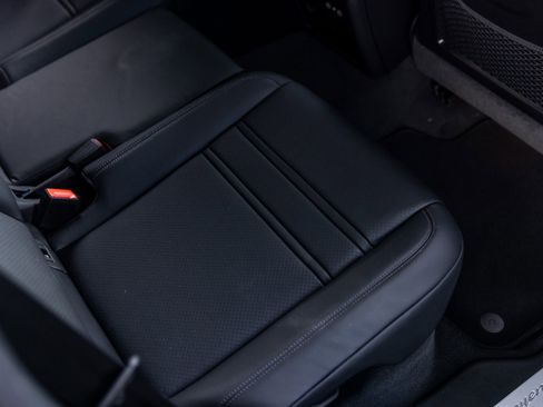 New 2026 Porsche Cayenne image 38