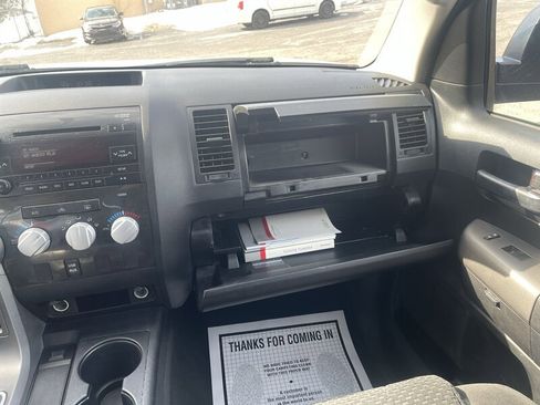 Used 2011 Toyota Tundra 4x4 CrewMax image 19