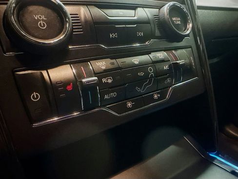 Used 2017 Ford Explorer XLT w/ Equipment Group 202A image 24