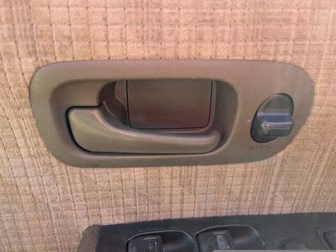 Used 2002 Honda CR-V LX image 13