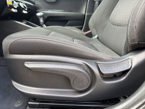 Used 2023 Kia Rio LX FWD image 10