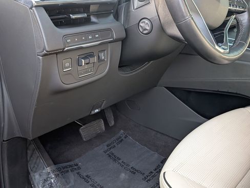 Used 2023 Cadillac Escalade Sport image 17